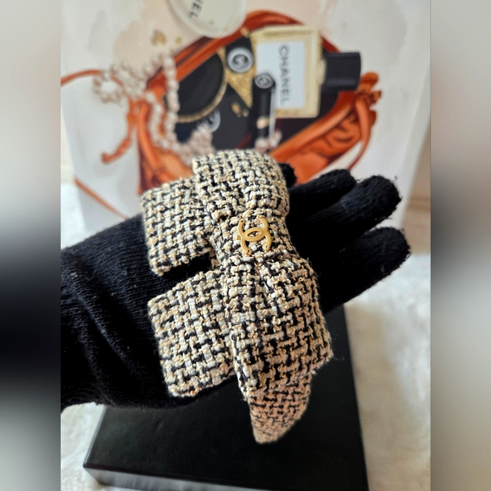 Authentic Chanel Bow Tweed Headband with box - Picture 13 of 15